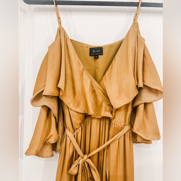 Bardot Bea Cold shoulder Ruffle Wrap Dress in Gold | Sz. 8 - Picture 7 of 8